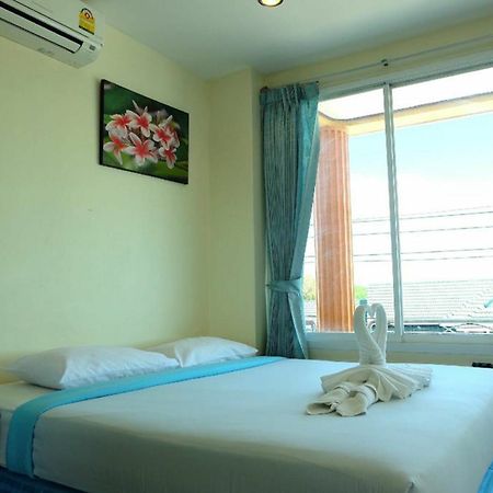 Готель Krabi Marina Seaview Екстер'єр фото