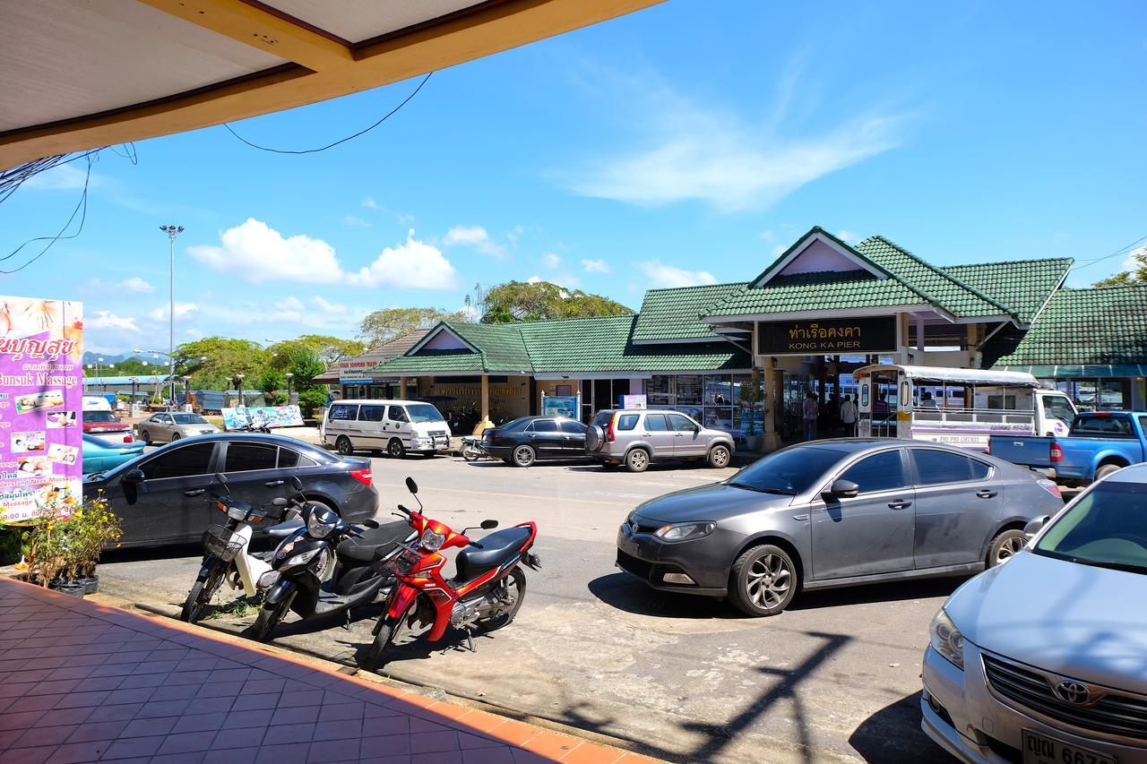 Готель Krabi Marina Seaview Екстер'єр фото