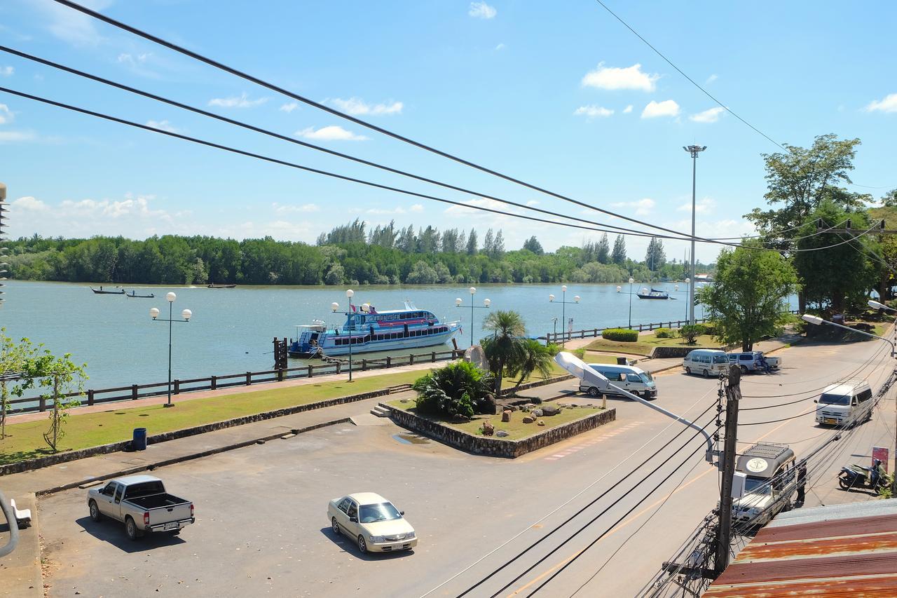 Готель Krabi Marina Seaview Екстер'єр фото