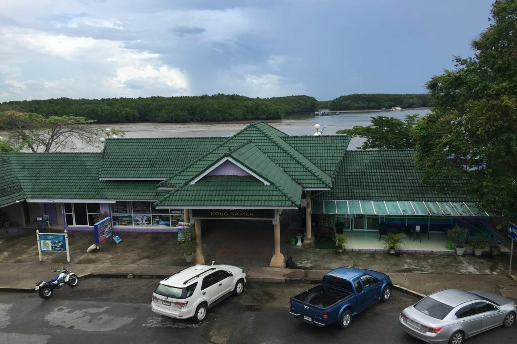 Готель Krabi Marina Seaview Екстер'єр фото