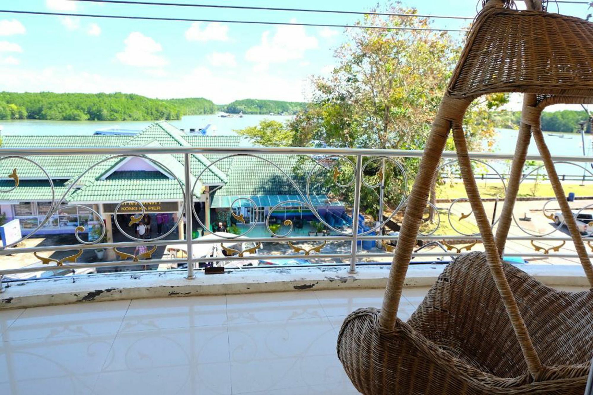 Готель Krabi Marina Seaview Екстер'єр фото